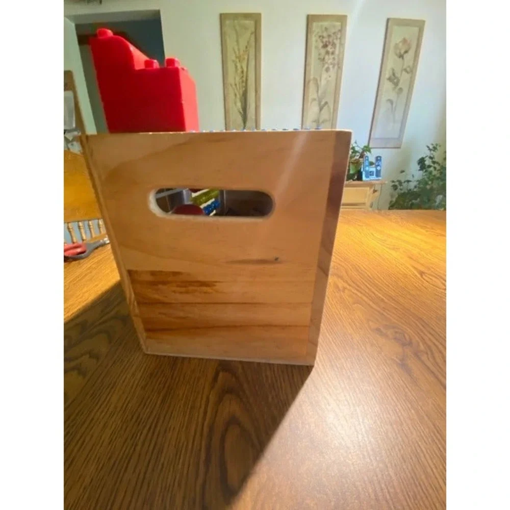 Wooden‎ Toy Box wi. Abacus on 1 Side